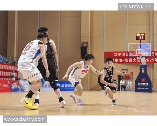 湖人对决热火杨健展现篮球魅力引发球迷热议与期待 湖人对决热火杨健展现篮球魅力引发球迷热议与期待